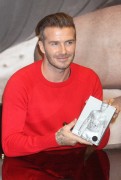 Дэвид Бекхэм (David Beckham) launch of his new Bodywear range at the H&M Times Square (New York, February 1, 2014) - 238xHQ Bedb75431468069