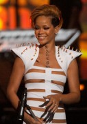 Рианна (Rihanna) American Music Awards in LA 2009 (63xHQ) C5da33431460004