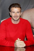 Дэвид Бекхэм (David Beckham) launch of his new Bodywear range at the H&M Times Square (New York, February 1, 2014) - 238xHQ D0ee85431469044