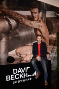 Дэвид Бекхэм (David Beckham) launch of his new Bodywear range at the H&M Times Square (New York, February 1, 2014) - 238xHQ D89395431469623