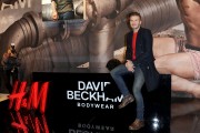 Дэвид Бекхэм (David Beckham) launch of his new Bodywear range at the H&M Times Square (New York, February 1, 2014) - 238xHQ Dac883431468229