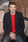 Дэвид Бекхэм (David Beckham) launch of his new Bodywear range at the H&M Times Square (New York, February 1, 2014) - 238xHQ Db2933431469578