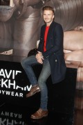 Дэвид Бекхэм (David Beckham) launch of his new Bodywear range at the H&M Times Square (New York, February 1, 2014) - 238xHQ Fd8083431468714