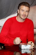 Дэвид Бекхэм (David Beckham) launch of his new Bodywear range at the H&M Times Square (New York, February 1, 2014) - 238xHQ Ffc352431469402
