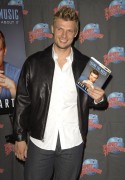 Ник Картер (Nick Carter) Promoting his book 'Facing the Music' at Planet Hollywood Times Square (September 24, 2013) (110xHQ) 005599432974740