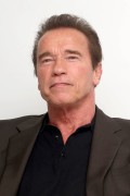 Арнольд Шварценеггер (Arnold Schwarzenegger) Terminator Genisys press conference portraits by Munawar Hosain (Los Angeles, June 26, 2015) (32xHQ) 14539a432974407