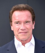 Арнольд Шварценеггер (Arnold Schwarzenegger) Terminator Genisys Premiere at the Dolby Theater (Hollywood, June 28, 2015) - 332xHQ 1561c3432979550