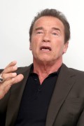 Арнольд Шварценеггер (Arnold Schwarzenegger) Terminator Genisys press conference portraits by Munawar Hosain (Los Angeles, June 26, 2015) (32xHQ) 16e939432974531