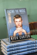 Ник Картер (Nick Carter) 'Facing the Music' Book Signing at Barnes & Noble in NYC (September 23, 2013) (6xHQ) 19e622432974615
