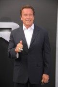 Арнольд Шварценеггер (Arnold Schwarzenegger) Terminator Genisys Premiere at the Dolby Theater (Hollywood, June 28, 2015) - 332xHQ 281840432979363