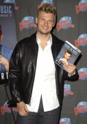 Ник Картер (Nick Carter) Promoting his book 'Facing the Music' at Planet Hollywood Times Square (September 24, 2013) (110xHQ) 2ba69a432974716