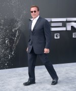 Арнольд Шварценеггер (Arnold Schwarzenegger) Terminator Genisys Premiere at the Dolby Theater (Hollywood, June 28, 2015) - 332xHQ 2d5e9d432979505
