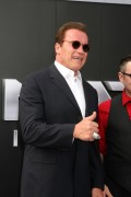 Арнольд Шварценеггер (Arnold Schwarzenegger) Terminator Genisys Premiere at the Dolby Theater (Hollywood, June 28, 2015) - 332xHQ 322df2432979942