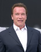 Арнольд Шварценеггер (Arnold Schwarzenegger) Terminator Genisys Premiere at the Dolby Theater (Hollywood, June 28, 2015) - 332xHQ 4807c6432979536