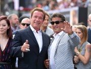 Арнольд Шварценеггер (Arnold Schwarzenegger) Terminator Genisys Premiere at the Dolby Theater (Hollywood, June 28, 2015) - 332xHQ 48c3ac432979209
