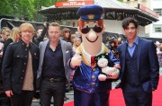 Руперт Гринт (Rupert Grint) Premiere of 'Postman Pat' at Odeon West End in London (May 11, 2014) (61xHQ) 57a591432974013