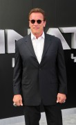 Арнольд Шварценеггер (Arnold Schwarzenegger) Terminator Genisys Premiere at the Dolby Theater (Hollywood, June 28, 2015) - 332xHQ 5ba15c432978647