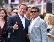 Арнольд Шварценеггер (Arnold Schwarzenegger) Terminator Genisys Premiere at the Dolby Theater (Hollywood, June 28, 2015) - 332xHQ 5e0eda432979220