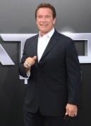 Арнольд Шварценеггер (Arnold Schwarzenegger) Terminator Genisys Premiere at the Dolby Theater (Hollywood, June 28, 2015) - 332xHQ 77ad76432979645