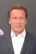 Арнольд Шварценеггер (Arnold Schwarzenegger) Terminator Genisys Premiere at the Dolby Theater (Hollywood, June 28, 2015) - 332xHQ 811f39432979392