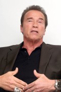 Арнольд Шварценеггер (Arnold Schwarzenegger) Terminator Genisys press conference portraits by Munawar Hosain (Los Angeles, June 26, 2015) (32xHQ) 86217c432974523