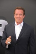 Арнольд Шварценеггер (Arnold Schwarzenegger) Terminator Genisys Premiere at the Dolby Theater (Hollywood, June 28, 2015) - 332xHQ 88a53a432979396