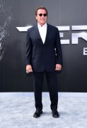 Арнольд Шварценеггер (Arnold Schwarzenegger) Terminator Genisys Premiere at the Dolby Theater (Hollywood, June 28, 2015) - 332xHQ 95589d432979508