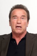 Арнольд Шварценеггер (Arnold Schwarzenegger) Terminator Genisys press conference portraits by Munawar Hosain (Los Angeles, June 26, 2015) (32xHQ) 97d514432974519