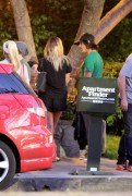 Энтони Кидис (Anthony Kiedis) Sitting outside on the street across from Katsuya in Brentwood, 10.08.2014 (14xHQ) A4c769432972061