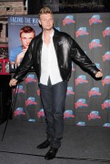 Ник Картер (Nick Carter) Promoting his book 'Facing the Music' at Planet Hollywood Times Square (September 24, 2013) (110xHQ) A80124432974821