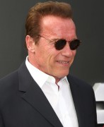 Арнольд Шварценеггер (Arnold Schwarzenegger) Terminator Genisys Premiere at the Dolby Theater (Hollywood, June 28, 2015) - 332xHQ B15d29432978475
