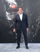 Арнольд Шварценеггер (Arnold Schwarzenegger) Terminator Genisys Premiere at the Dolby Theater (Hollywood, June 28, 2015) - 332xHQ B2a585432979565