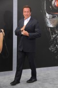 Арнольд Шварценеггер (Arnold Schwarzenegger) Terminator Genisys Premiere at the Dolby Theater (Hollywood, June 28, 2015) - 332xHQ B532fa432979361
