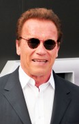 Арнольд Шварценеггер (Arnold Schwarzenegger) Terminator Genisys Premiere at the Dolby Theater (Hollywood, June 28, 2015) - 332xHQ B56ab2432978641