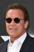 Арнольд Шварценеггер (Arnold Schwarzenegger) Terminator Genisys Premiere at the Dolby Theater (Hollywood, June 28, 2015) - 332xHQ Cbdb33432979881