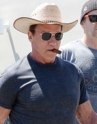 Арнольд Шварценеггер (Arnold Schwarzenegger) seen out in Los Angeles - April 18, 2015 - 72xHQ D37ea1432978947
