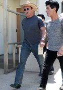 Арнольд Шварценеггер (Arnold Schwarzenegger) seen out in Los Angeles - April 18, 2015 - 72xHQ E27bc9432978756