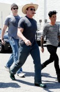 Арнольд Шварценеггер (Arnold Schwarzenegger) seen out in Los Angeles - April 18, 2015 - 72xHQ E3b915432978873