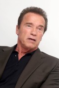 Арнольд Шварценеггер (Arnold Schwarzenegger) Terminator Genisys press conference portraits by Munawar Hosain (Los Angeles, June 26, 2015) (32xHQ) F07fea432974520