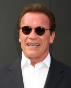 Арнольд Шварценеггер (Arnold Schwarzenegger) Terminator Genisys Premiere at the Dolby Theater (Hollywood, June 28, 2015) - 332xHQ F4c4fc432978523
