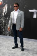Сильвестр Сталлоне (Sylvester Stallone) Terminator Genisys Premiere at the Dolby Theater (Hollywood, June 28, 2015) (138xHQ) 1d25de432988040