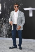 Сильвестр Сталлоне (Sylvester Stallone) Terminator Genisys Premiere at the Dolby Theater (Hollywood, June 28, 2015) (138xHQ) 20add8432987266