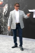 Сильвестр Сталлоне (Sylvester Stallone) Terminator Genisys Premiere at the Dolby Theater (Hollywood, June 28, 2015) (138xHQ) 30279c432987267
