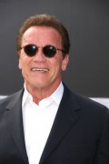 Арнольд Шварценеггер (Arnold Schwarzenegger) Terminator Genisys Premiere at the Dolby Theater (Hollywood, June 28, 2015) - 332xHQ 6778fc432980058