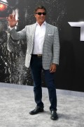 Сильвестр Сталлоне (Sylvester Stallone) Terminator Genisys Premiere at the Dolby Theater (Hollywood, June 28, 2015) (138xHQ) 6d9152432987994