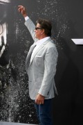 Сильвестр Сталлоне (Sylvester Stallone) Terminator Genisys Premiere at the Dolby Theater (Hollywood, June 28, 2015) (138xHQ) 9a5e09432987857