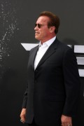 Арнольд Шварценеггер (Arnold Schwarzenegger) Terminator Genisys Premiere at the Dolby Theater (Hollywood, June 28, 2015) - 332xHQ 9eb5cb432980634