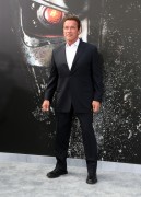 Арнольд Шварценеггер (Arnold Schwarzenegger) Terminator Genisys Premiere at the Dolby Theater (Hollywood, June 28, 2015) - 332xHQ Ba5f62432980402