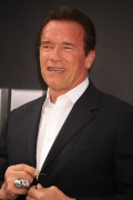 Арнольд Шварценеггер (Arnold Schwarzenegger) Terminator Genisys Premiere at the Dolby Theater (Hollywood, June 28, 2015) - 332xHQ Ddd406432980165