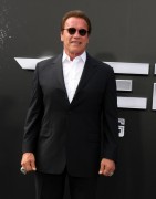 Арнольд Шварценеггер (Arnold Schwarzenegger) Terminator Genisys Premiere at the Dolby Theater (Hollywood, June 28, 2015) - 332xHQ Ebe58a432980559